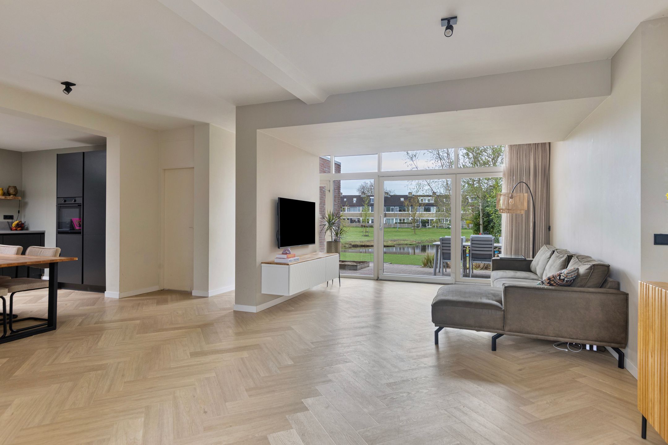 Foto 9 van Telstar 9