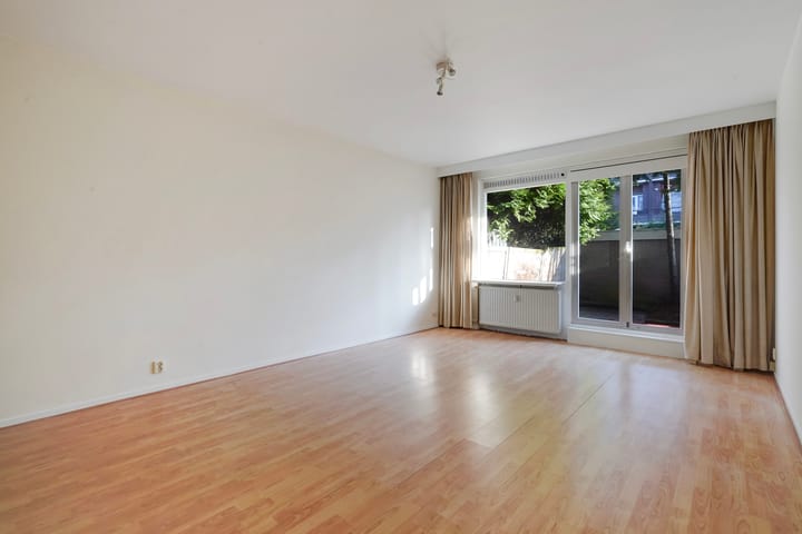 Photo 8 of Jan van Nassaustraat 45-A