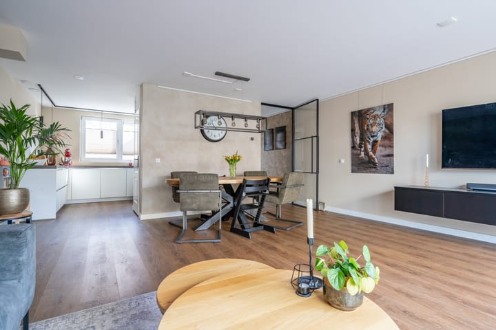 Foto 8 van Louise Hardenbergsingel 9