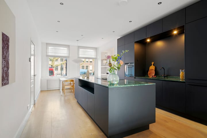 Foto 2 van Van Oldenbarneveldtplein 11-H