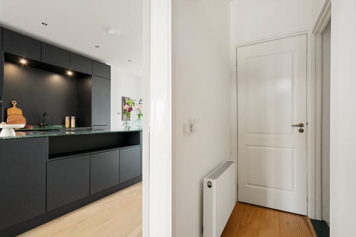 Foto 23 van Van Oldenbarneveldtplein 11-H