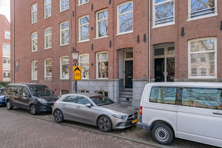 Foto 43 van Van Oldenbarneveldtplein 11-H