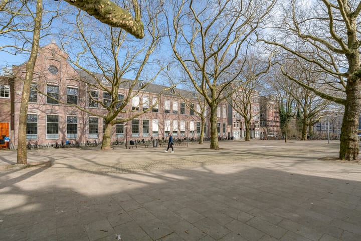 Foto 49 van Van Oldenbarneveldtplein 11-H