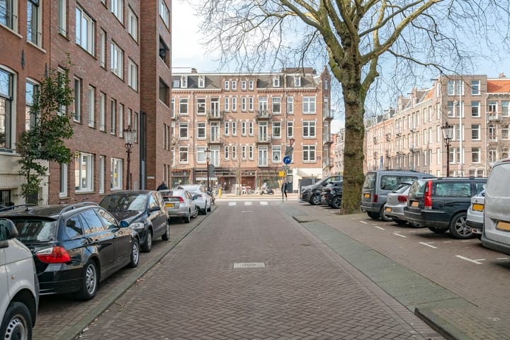 Foto 50 van Van Oldenbarneveldtplein 11-H