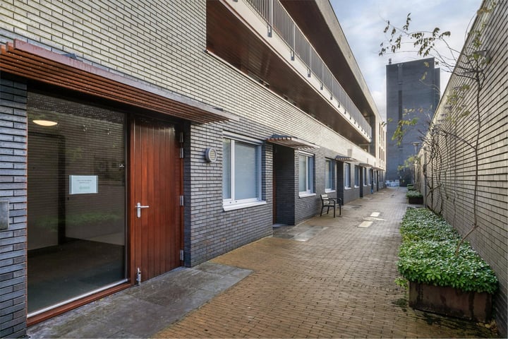 Photo 5 of Pieter Vreedeplein 110