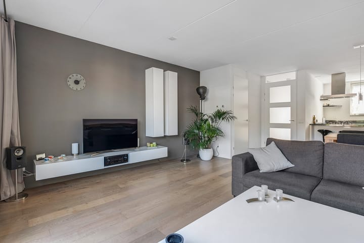 Foto 15 van Benthuislaan 8