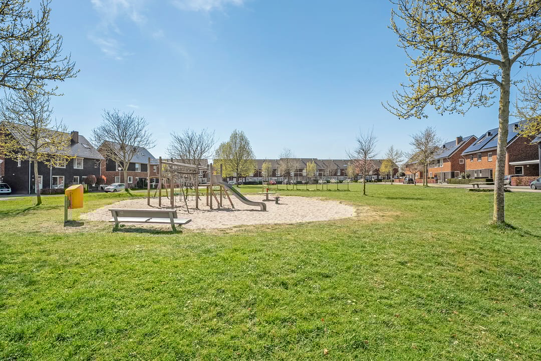 Photo 38 of Benthuislaan 8