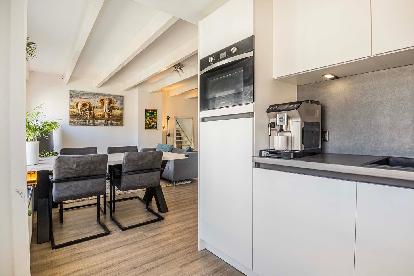 Foto 10 van Emmastraat 52-2