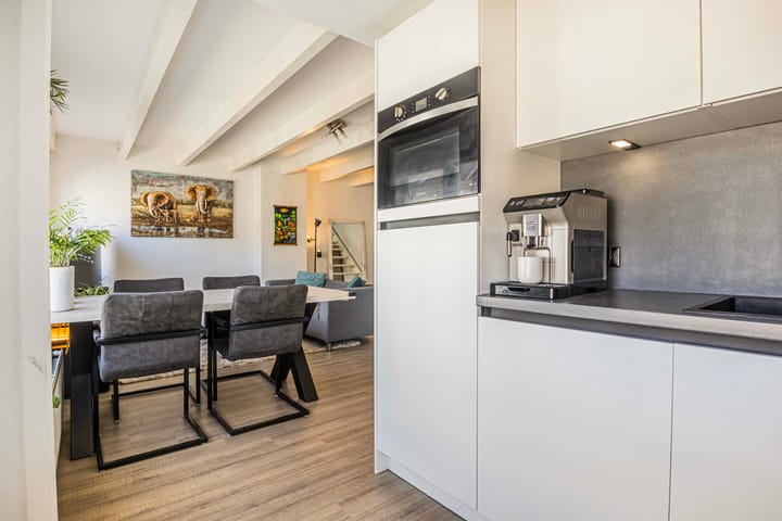 Foto 10 van Emmastraat 52-2