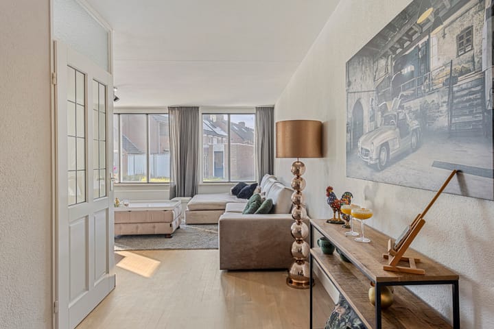 Foto 8 van Bartenweg 10