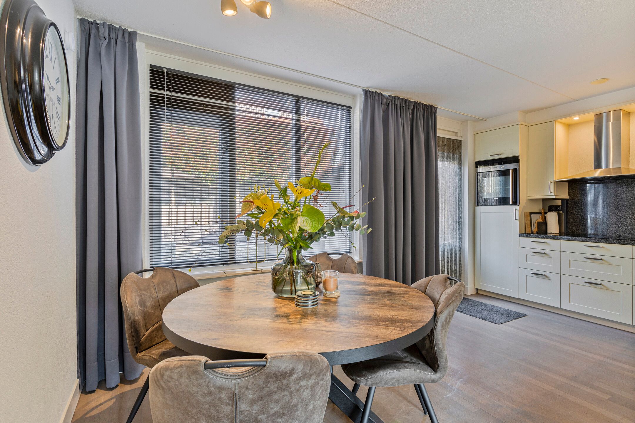 Foto 12 van Bartenweg 10