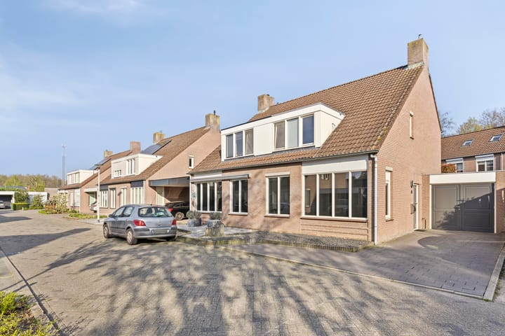 Foto 2 van Bartenweg 10