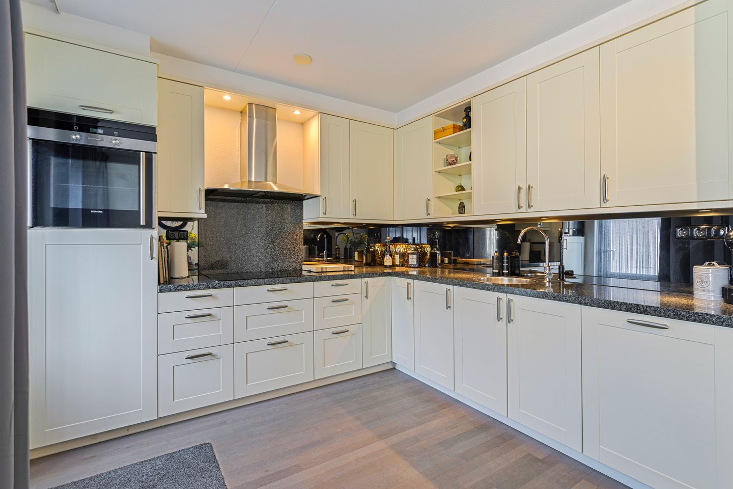 Foto 14 van Bartenweg 10