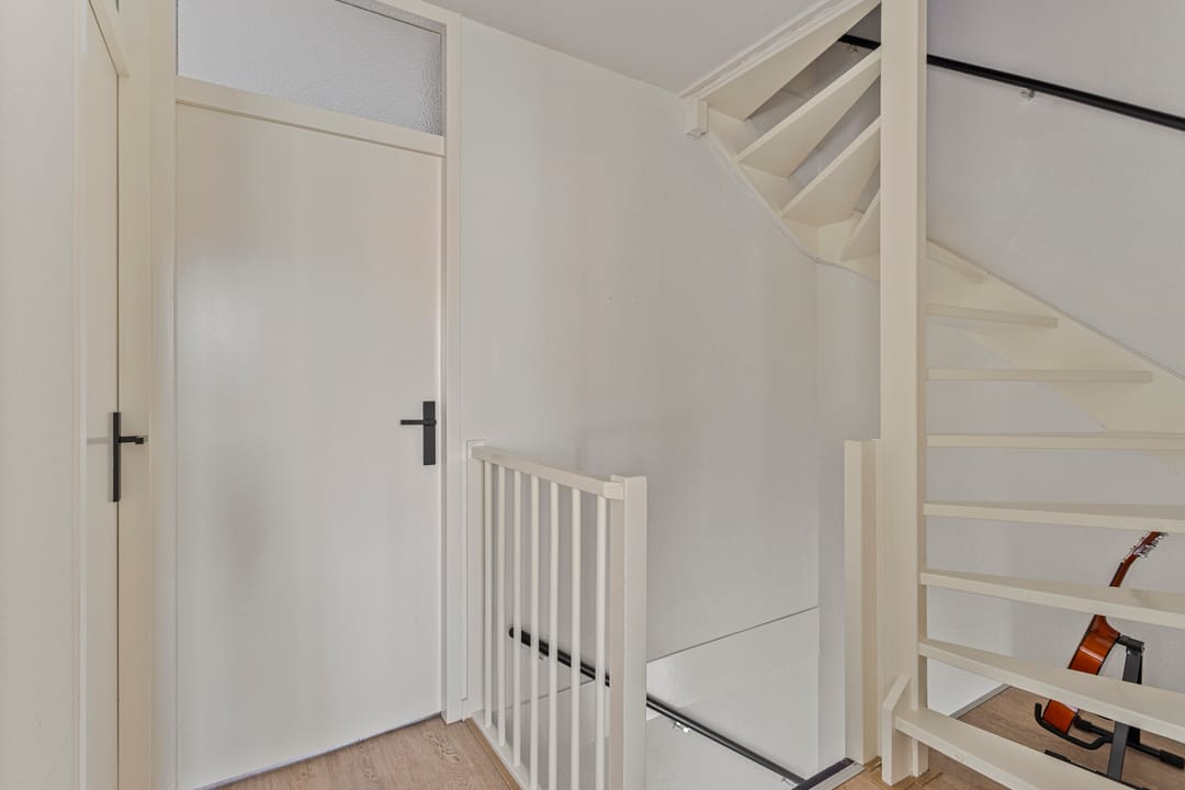 Foto 16 van Bartenweg 10