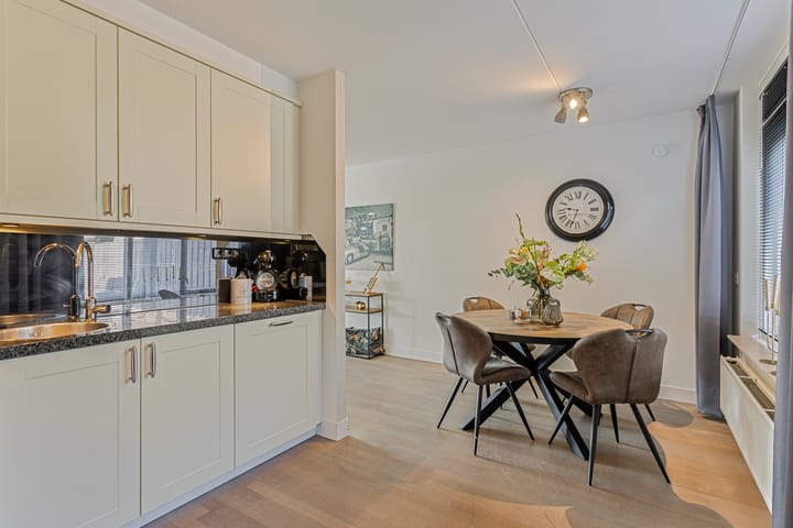 Foto 15 van Bartenweg 10