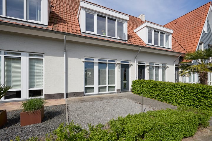 Photo 1 of Vuurvlinder 19