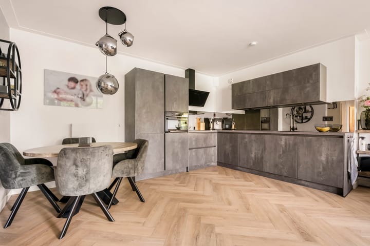 Photo 3 of Prattenburg 203