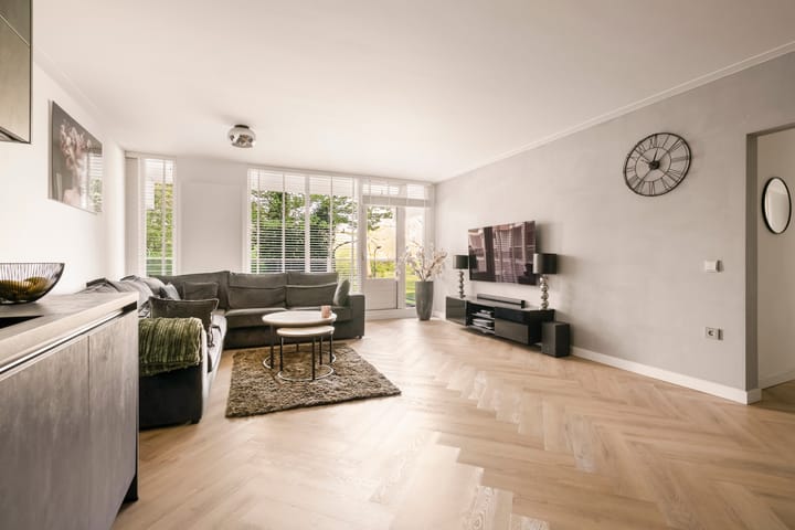 Photo 5 of Prattenburg 203