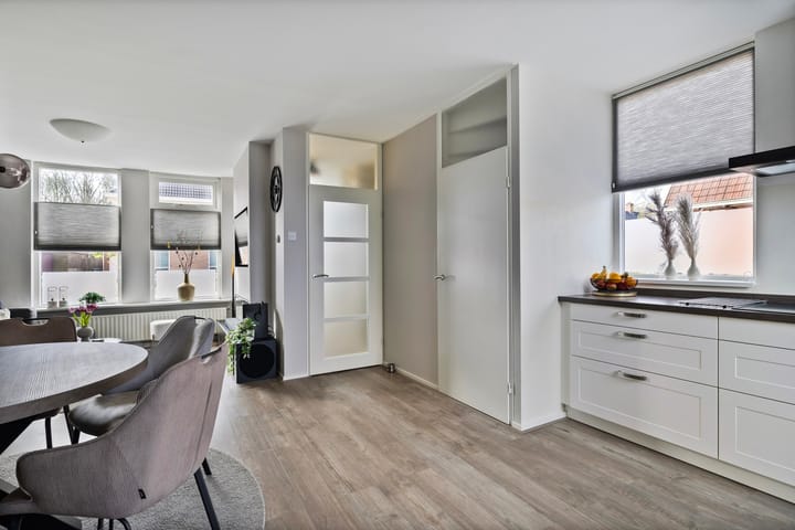 Foto 9 van Burg v Roijenstr Oost 198