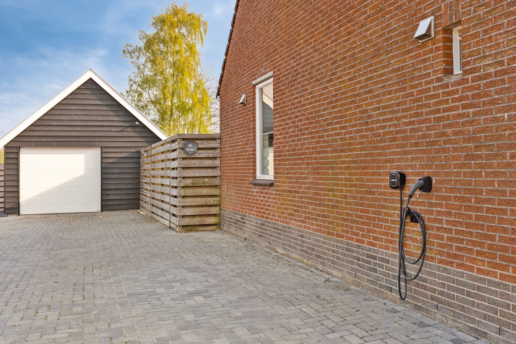 Foto 30 van Burg v Roijenstr Oost 198