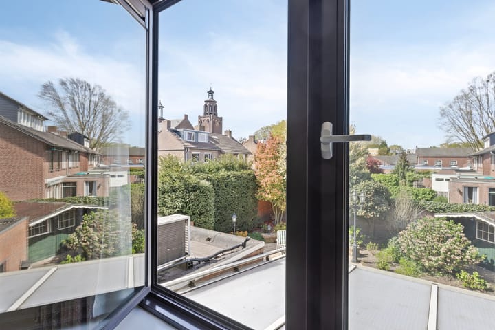 Foto 16 van Hugo van der Goesstraat 1