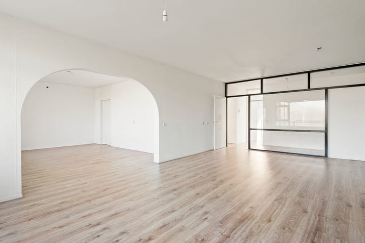 Photo 2 of Laan van Parijs 26