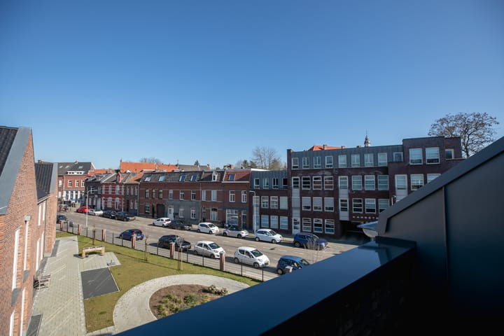 Foto 10 van Heinsbergerweg 12-C04