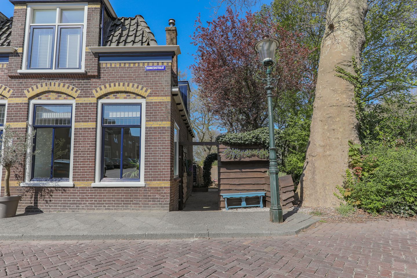 Photo 10 of Donkerstraat 2