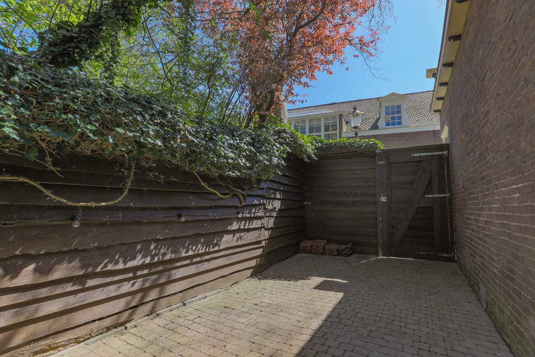 Photo 46 of Donkerstraat 2