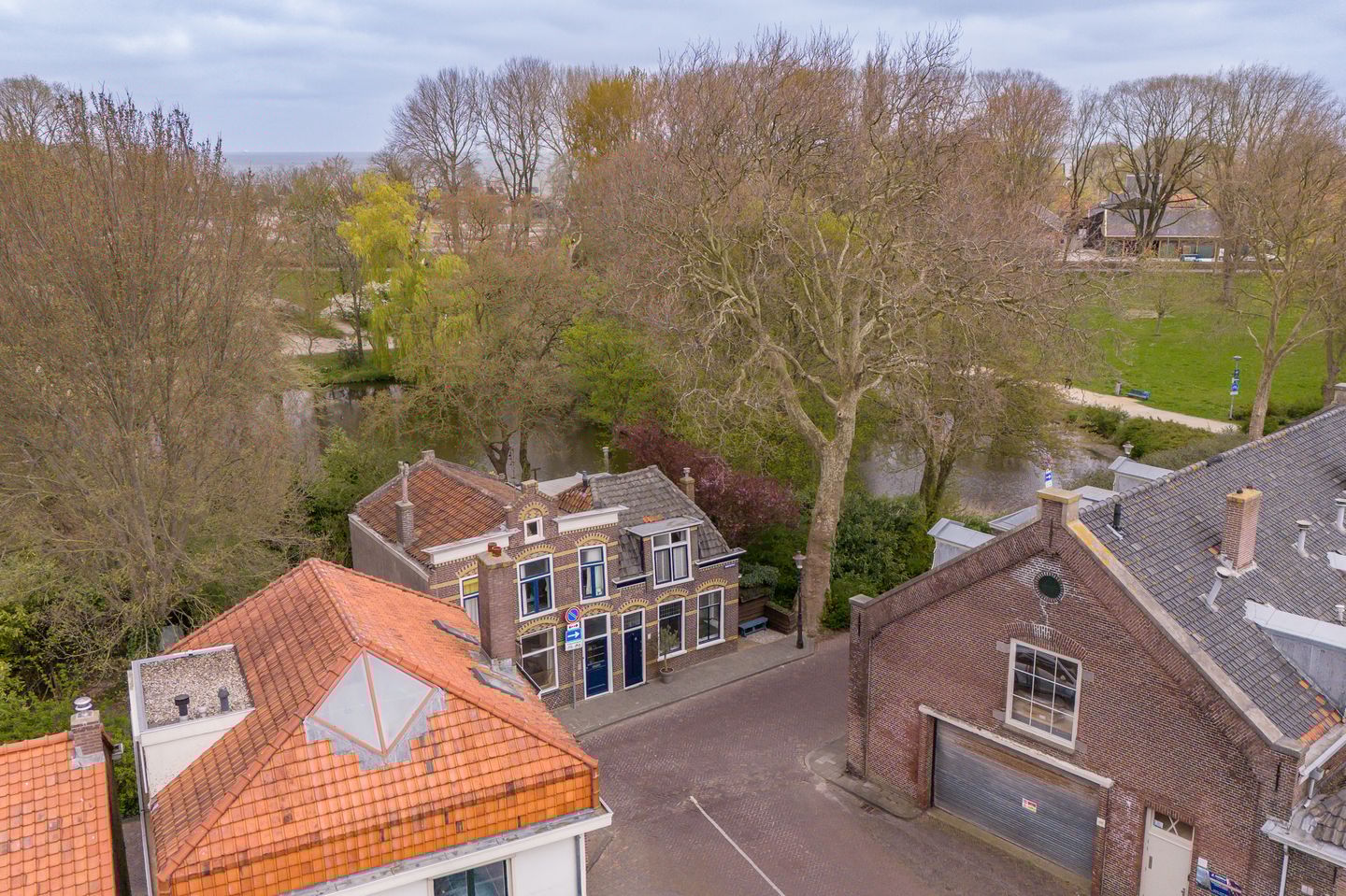 Photo 55 of Donkerstraat 2