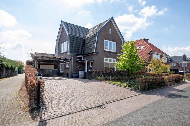 Photo 32 of Hoofdstraat 68