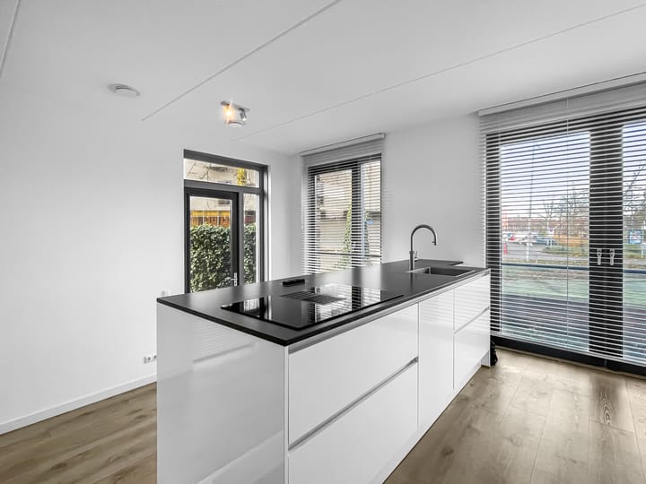 Photo 4 of Jan van der Heijdenstraat 38-A