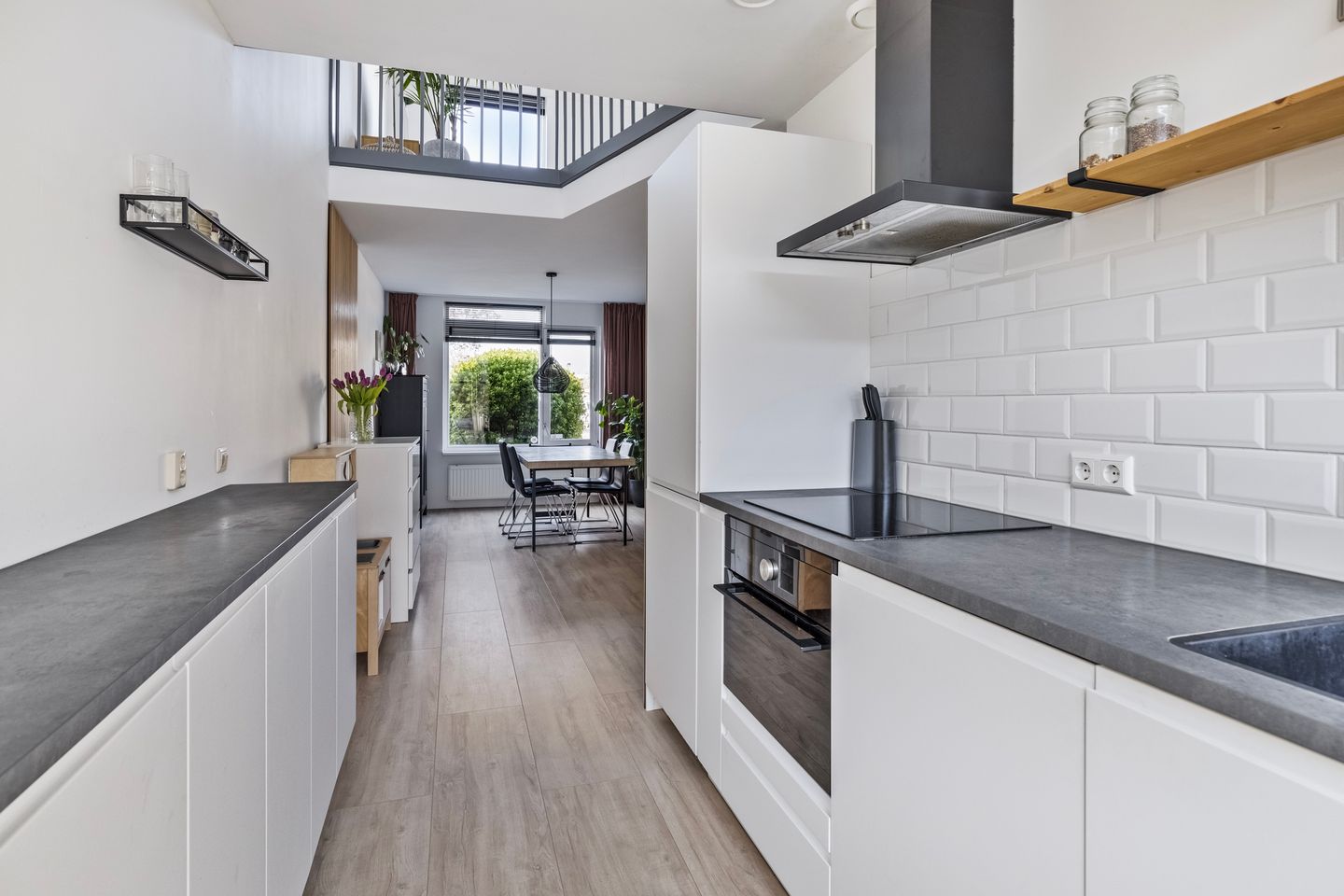 Foto 10 van Carry Pothuisstraat 4