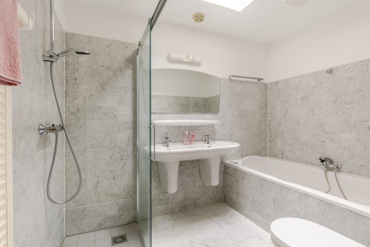 Foto 12 van Jachterf 18