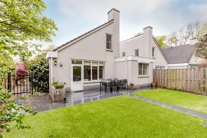 Foto 30 van Jachterf 18