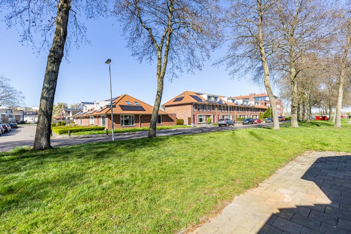 Foto 42 van Bernhardlaan 46