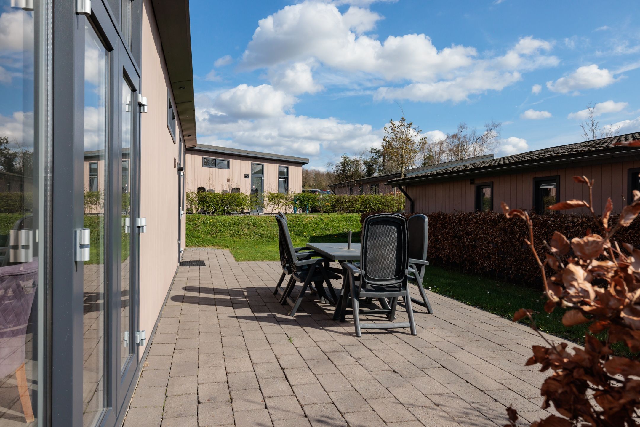 2-bedroom freehold villa in Schin op Geul — photo 3 of 5