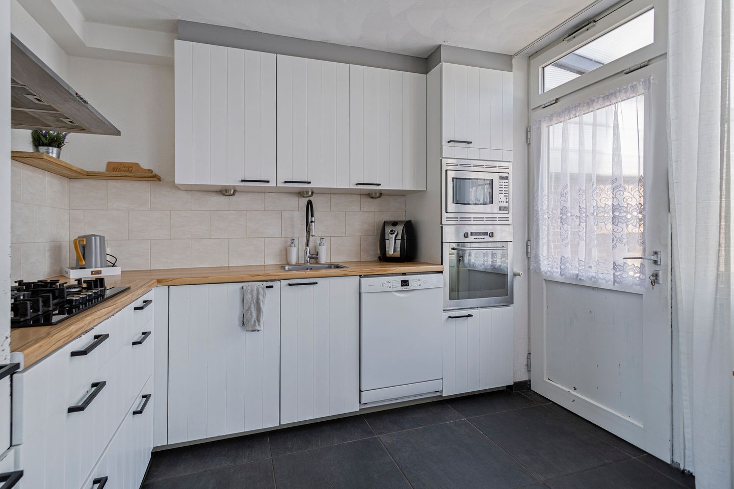 Photo 14 of Albardastraat 63