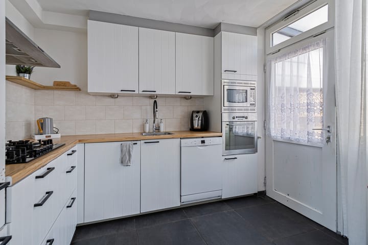 Foto 14 van Albardastraat 63