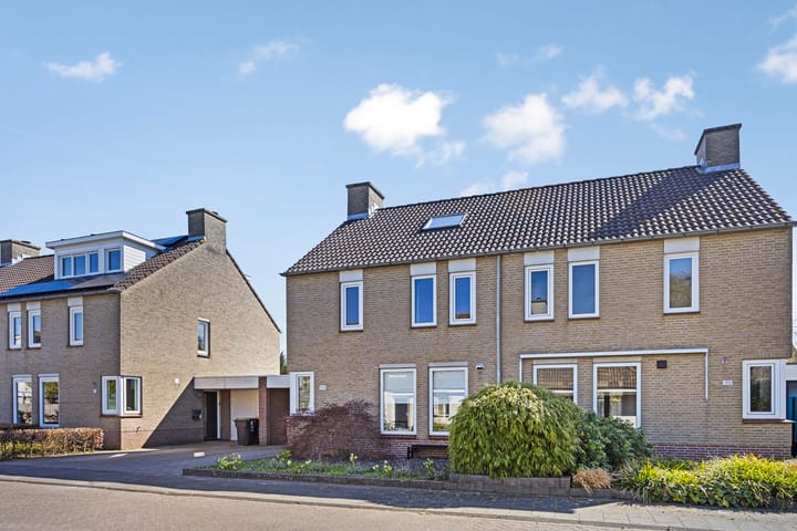 Foto 42 van Hindeloopenstraat 98