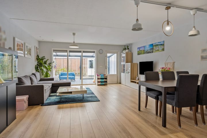 Foto 2 van Weegbree 86