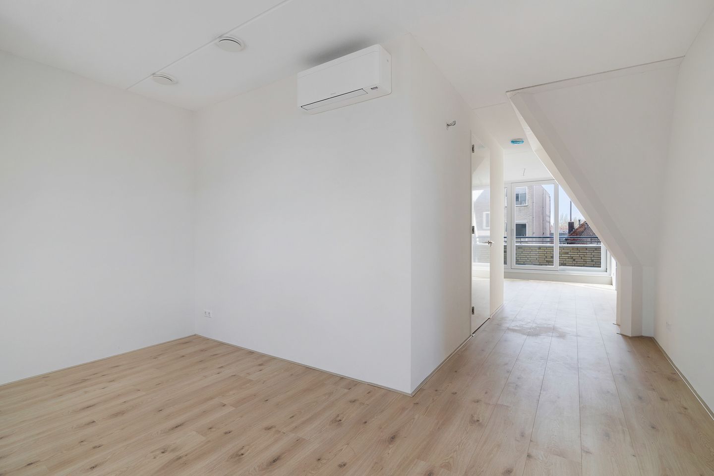 Photo 10 of Amelandsstraat 43