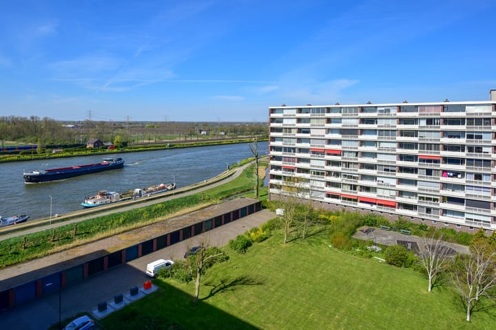 Foto 2 van Titus Brandsmastraat 101