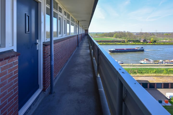 Foto 4 van Titus Brandsmastraat 101