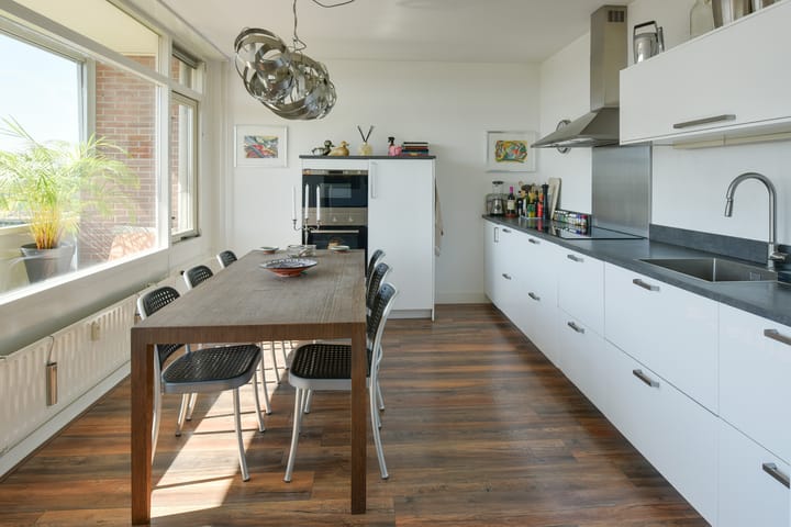 Photo 11 of Titus Brandsmastraat 101