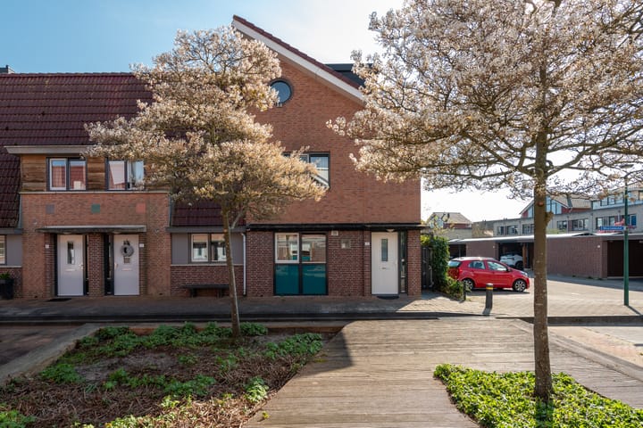 Foto 2 van Mineraalwater 12