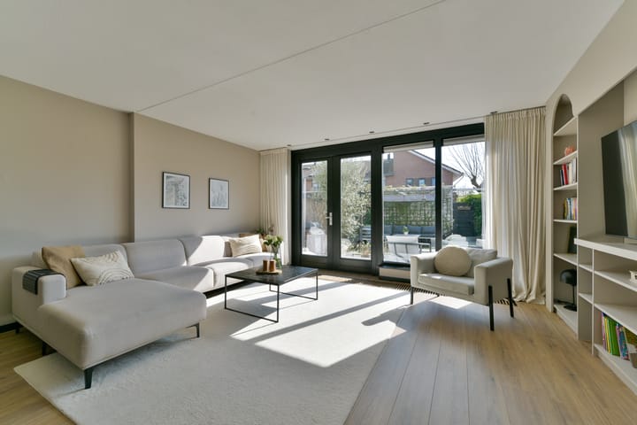 Foto 9 van Mineraalwater 12