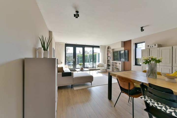 Foto 15 van Mineraalwater 12