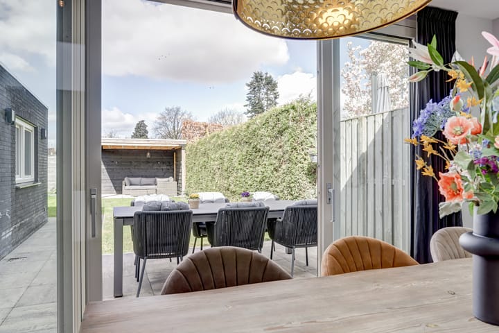 Foto 18 van Heeleind 14