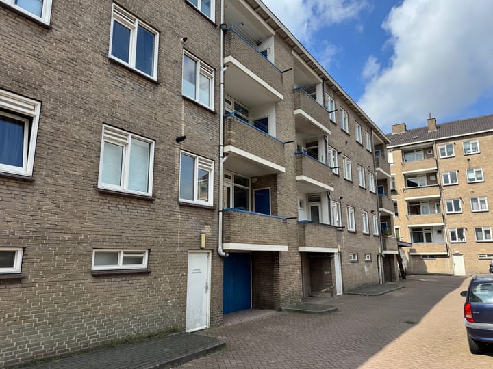 Photo 1 of Plataanstraat